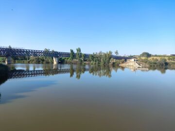 Río Guadiana, a su paso por el Palacio de Congresos de Mérida