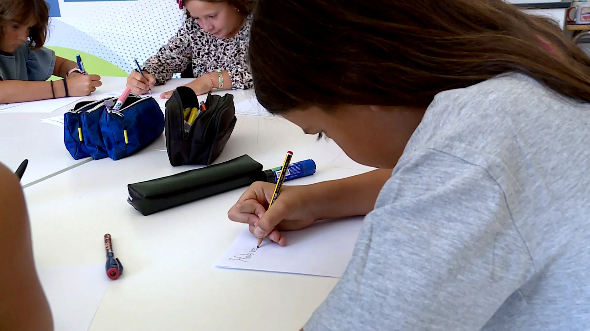 Los niños escriben cartas a sus vecinos Antena3 Noticias