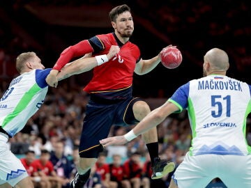 Alex Dujshebaev en acción en el partido por la medalla de bronce