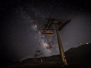 Más de un centenar de personas acuden a Sierra Nevada para observar las perseidas en Borreguiles