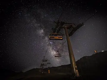 Más de un centenar de personas acuden a Sierra Nevada para observar las perseidas en Borreguiles Más de un centenar de personas acuden a Sierra Nevada para observar las perseidas en Borreguiles