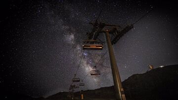 Más de un centenar de personas acuden a Sierra Nevada para observar las perseidas en Borreguiles