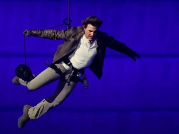 Tom Cruise en la ceremonia de Clausura de los Juegos Olímpicos de París en 2024