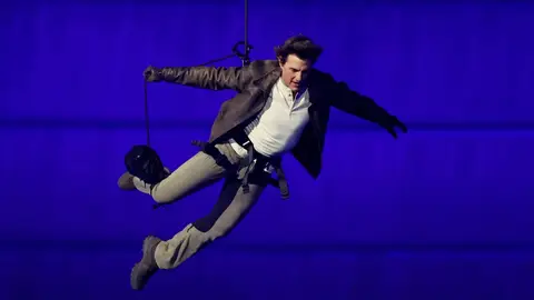Tom Cruise en la ceremonia de Clausura de los Juegos Olímpicos de París en 2024 Tom Cruise en la ceremonia de Clausura de los Juegos Olímpicos de París en 2024