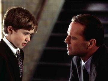 Haley Joel Osment y Bruce Willis en El Sexto Sentido