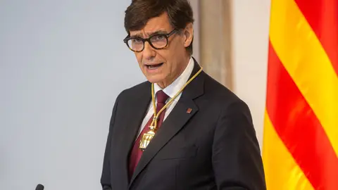 Salvador Illa toma posesión como nuevo president de la Generalitat de Cataluña El nuevo president de la Generalitat de Cataluña, Salvador Illa, durante la toma de posesión de Salvador Illa como president de la Generalitat, en el Palau de la Generalitat, a 10 de agosto de 2024, en Barcelona, Catalunya (España). El primer secretario del PSC, Salvador Illa, fue investido el pasado 8 de agosto, presidente de la Generalitat con los votos de los 42 diputados de su grupo parlamentario (PSC-Units), los 20 de ERC y los 6 de los Comuns, que suman los 68 escaños que representan la...