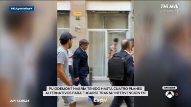 Carles Puigdemont tenía hasta cuatro planes de fuga para evitar su detención: así se escapó entre la multitud