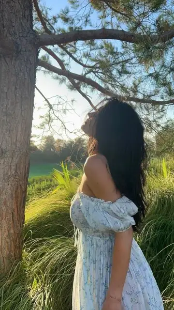 Kylie Jenner con un vestido estilo Garden Girl Kylie Jenner con un vestido estilo Garden Girl