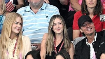 Nicole Kidman con su hija Sunday Rose y su marido Ketih Urban en las Olimpiadas de Par&iacute;s