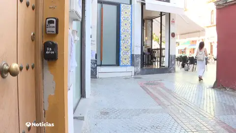 Dos pisos turísticos en un edificio de Sevilla Dos pisos turísticos en un edificio de Sevilla