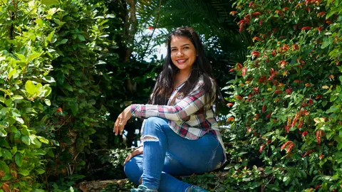 Chica vestida con un estilo Garden girl Chica vestida con un estilo Garden girl