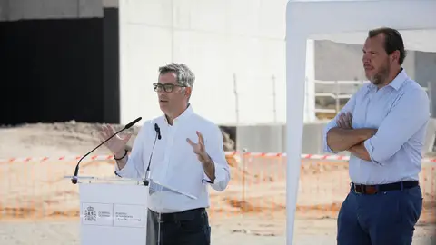 El ministro de la Presidencia, Justicia y Relaciones con las Cortes, Felix Bolaños (i), y el ministro de Transportes, Óscar Puente (d) El ministro de la Presidencia, Justicia y Relaciones con las Cortes, Felix Bolaños (i), y el ministro de Transportes, Óscar Puente (d)