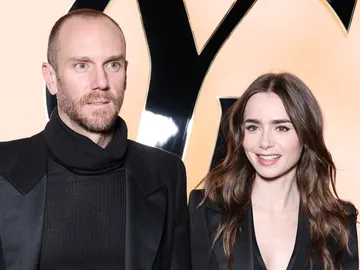 Lilly Collins y su marido Charlie McDowell en París Lilly Collins y su marido Charlie McDowell en París