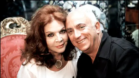 Carlos Ferrando y Sara Montiel en 2001 Carlos Ferrando y Sara Montiel en 2001