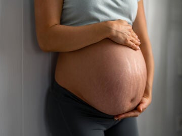 Una mujer embarazada