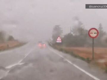 Carreteras opacadas por las fuertes lluvias