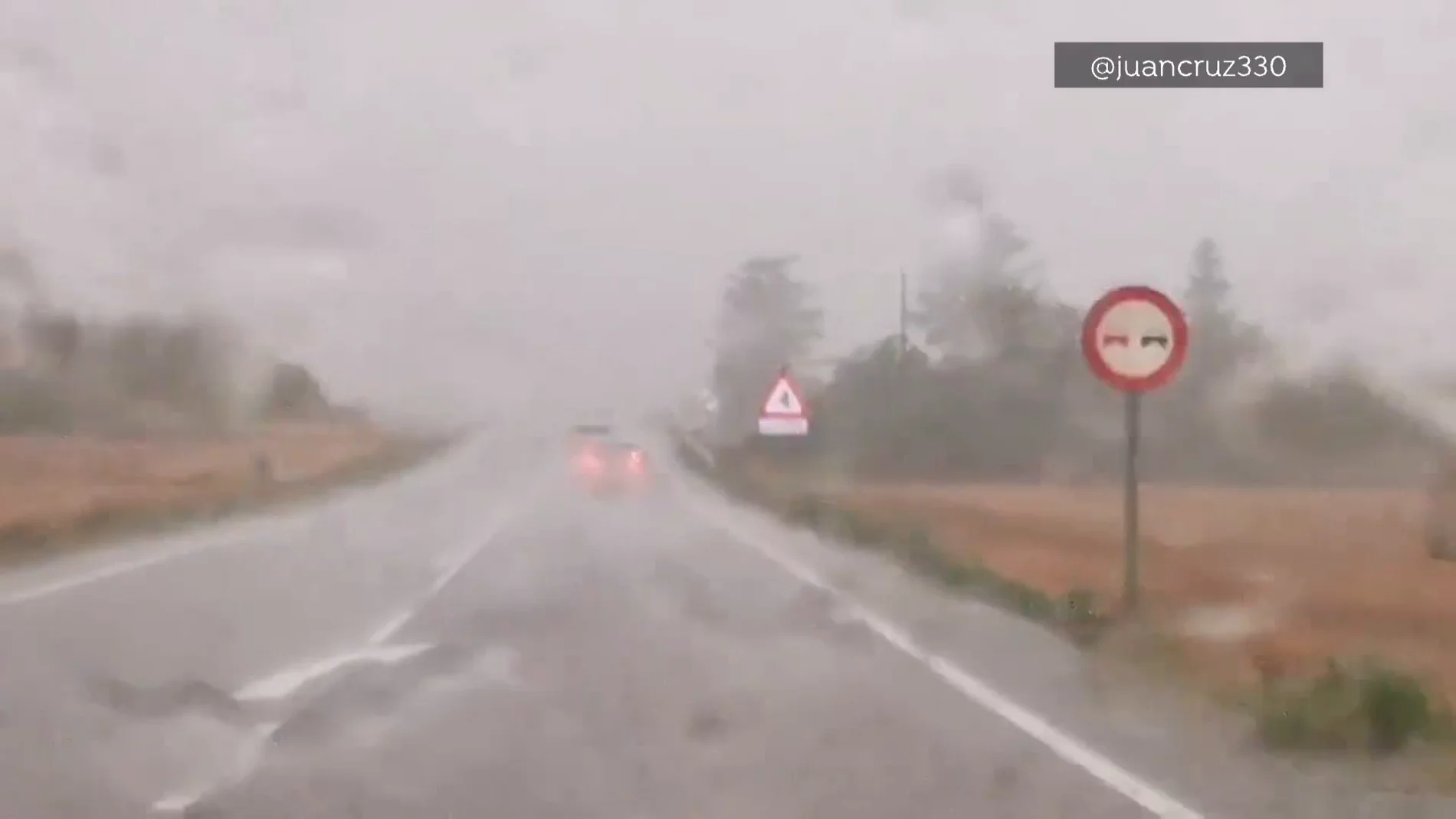 Carreteras opacadas por las fuertes lluvias Carreteras opacadas por las fuertes lluvias