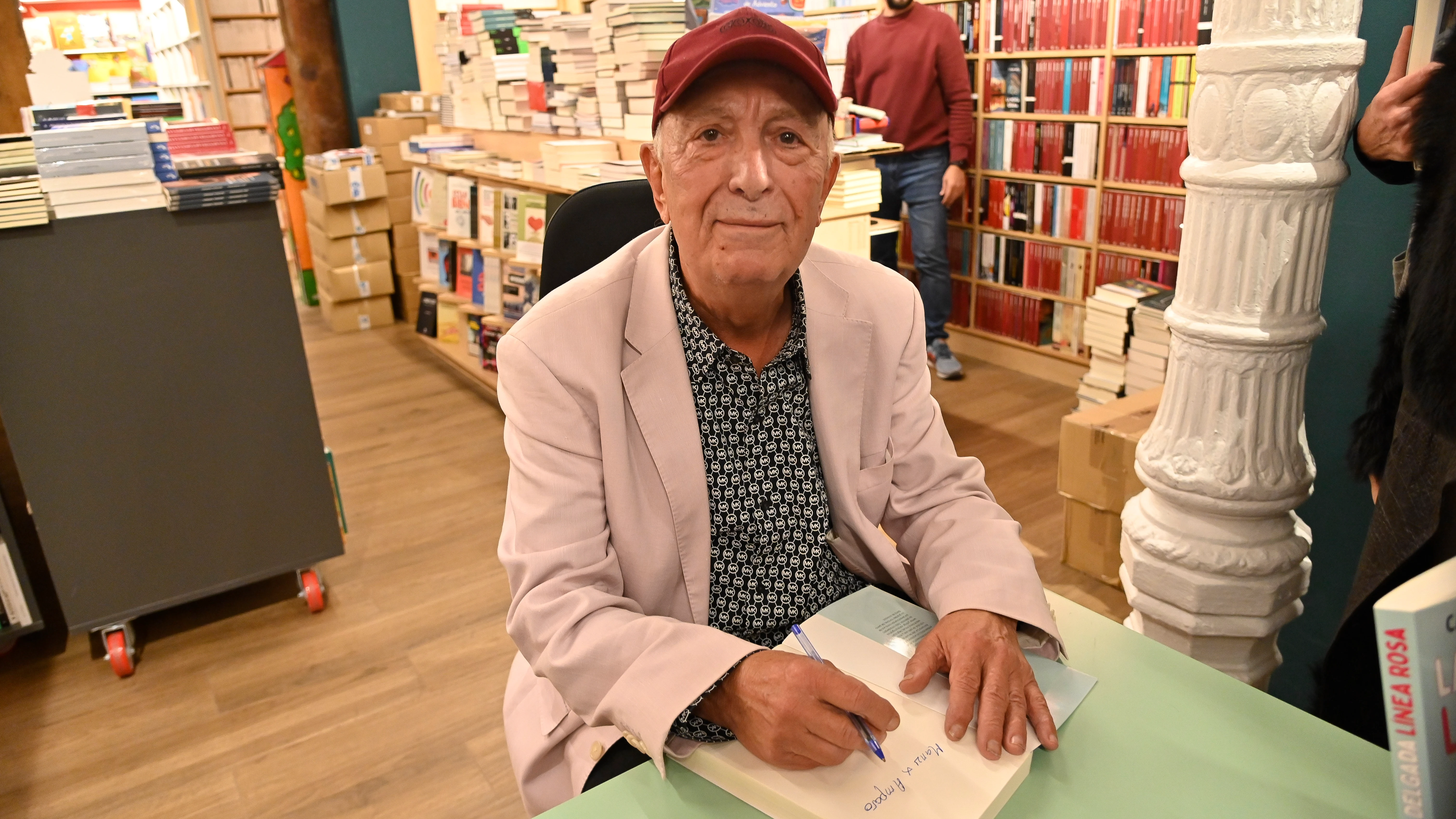 Carlos Ferrando en la presentación de su libro en 2022 Carlos Ferrando en la presentación de su libro en 2022