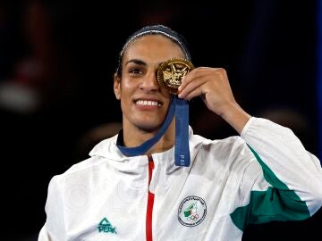 Imane Khelif en la final de boxeo de los Juegos Olímpicos de París 2024