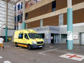 Aspecto del exterior del Hospital Germans Trias i Pujol de Badalona donde está ingresado Mounir Nasraoui,