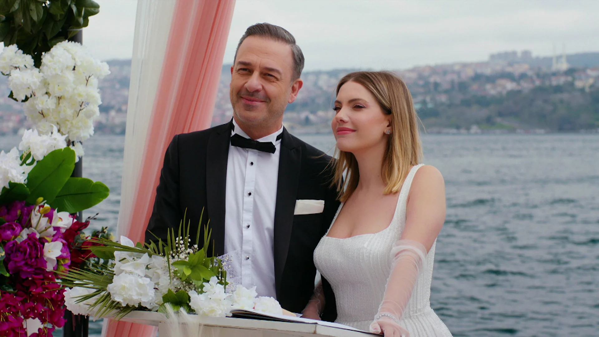 El plan maestro de Yildiz: una boda falsa se convierte en la trampa que lleva a Julia a la cárcel El plan maestro de Yildiz: una boda falsa se convierte en la trampa que lleva a Julia a la cárcel