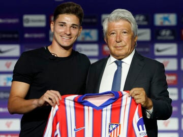 El Atlético de Madrid presenta a Julián Álvarez