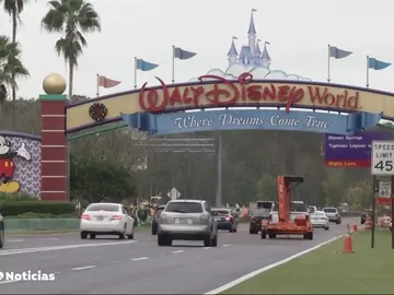 Denuncia la muerte de su esposa en Disney World y la empresa la rechaza por estar suscrito a la plataforma Denuncia la muerte de su esposa en Disney World y la empresa la rechaza por estar suscrito a la plataforma