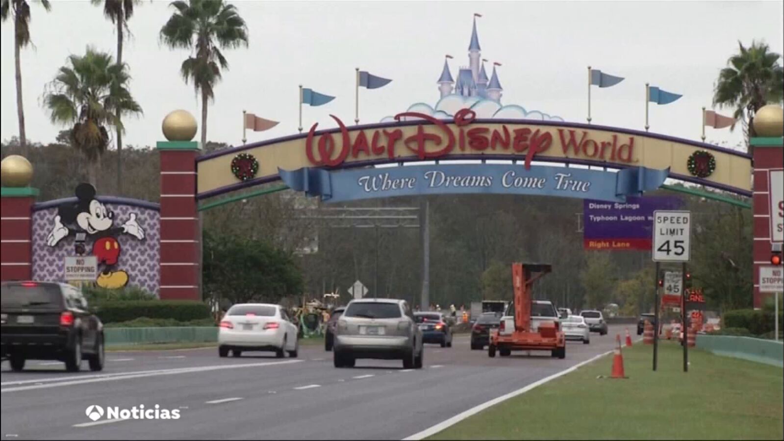 Denuncia la muerte de su esposa en Disney World y la compañía la rechaza por estar suscrito a la plataforma
