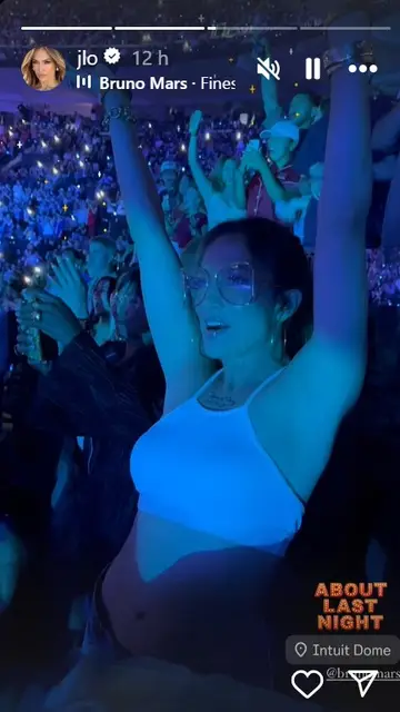 Jennifer Lopez en el concierto de Bruno Mars de Los Angeles Jennifer Lopez en el concierto de Bruno Mars de Los Angeles
