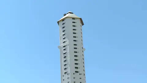 L torre que contiene los nidos de murciélagos Antena3 Noticias