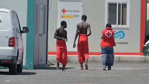 Llegada cayuco a El Hierro Llegada cayuco a El Hierro