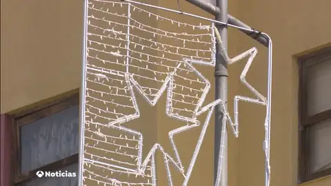 La Laguna comienza a colocar su iluminación navideña La Laguna comienza a colocar su iluminación navideña