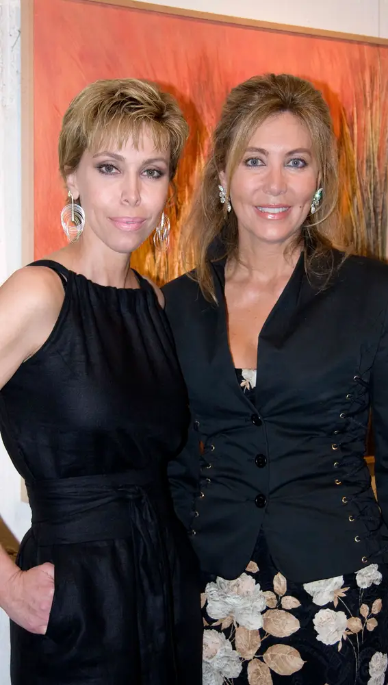 Norma Duval y su hermana Carla Norma Duval y su hermana Carla