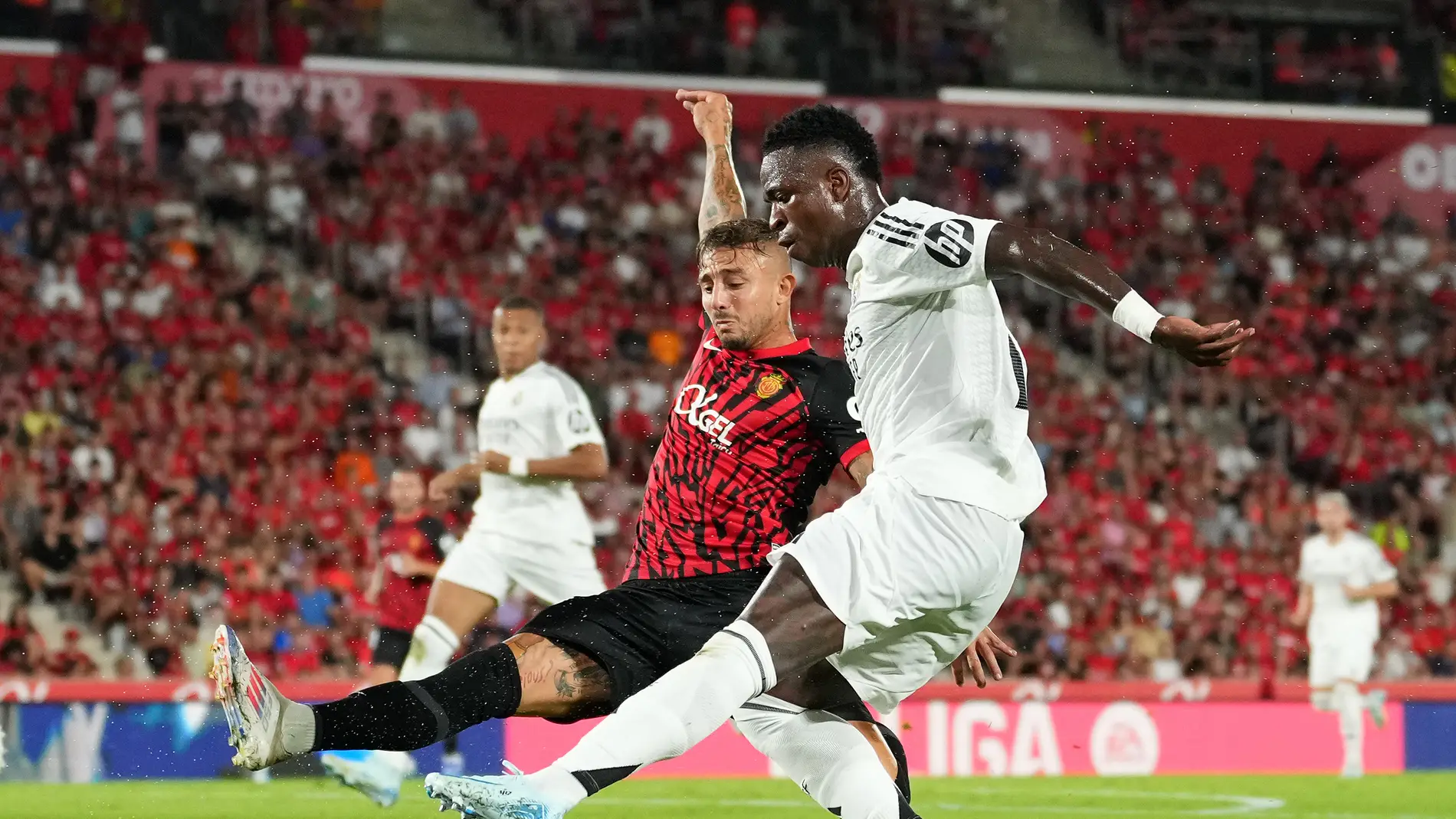 Pablo Maffeo y Vinicius Jr durante el Mallorca - Real Madrid de LaLiga Pablo Maffeo y Vinicius Jr durante el Mallorca - Real Madrid de LaLiga