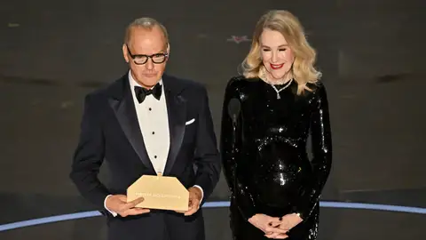 Catherine O'Hara y Michael Keaton Catherine O'Hara y Michael Keaton