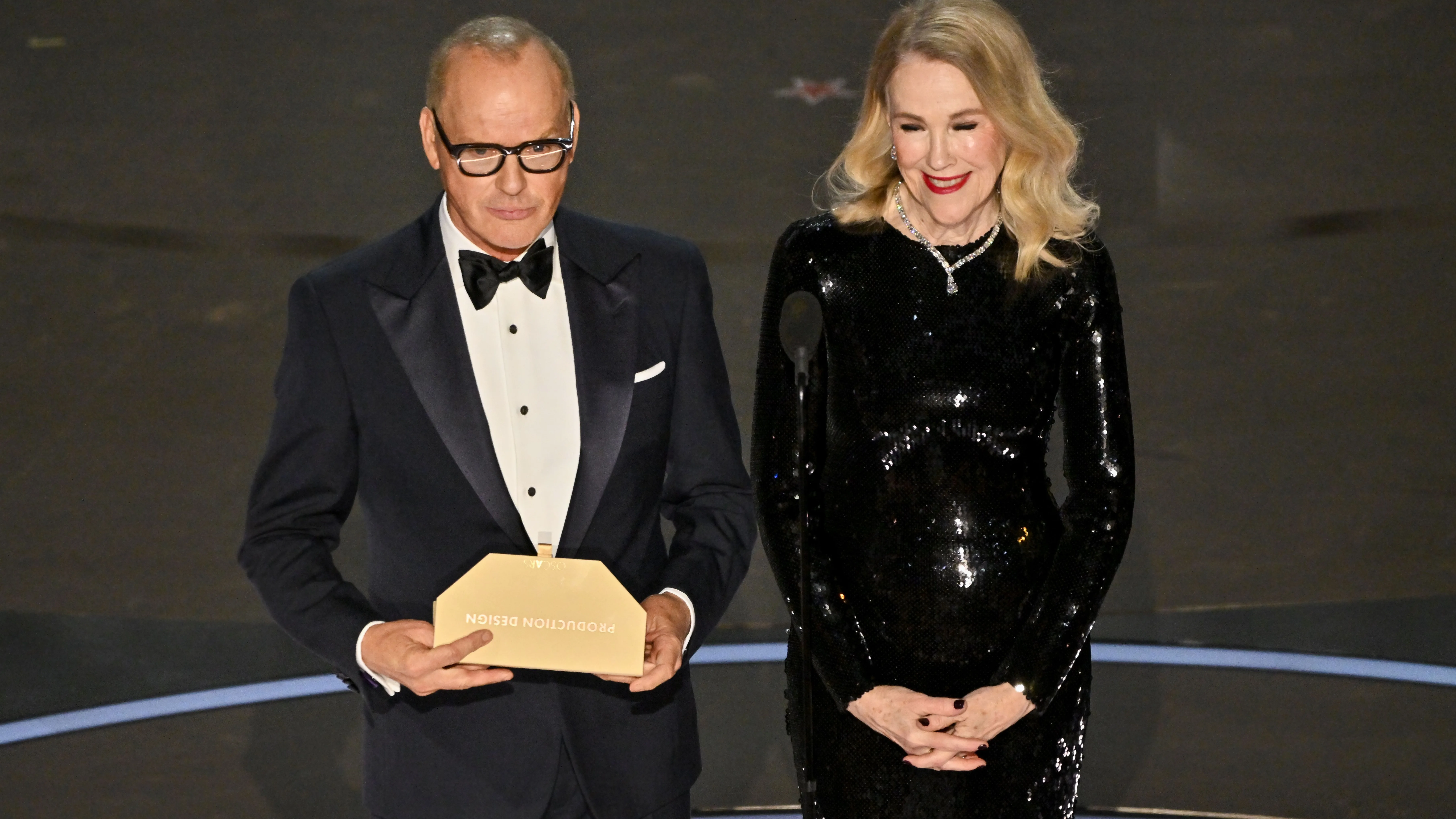 Catherine O'Hara y Michael Keaton Catherine O'Hara y Michael Keaton