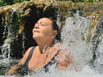 Las salvajes y aventureras vacaciones de María del Monte: "Agua, piedras, árboles y buenos amigos"