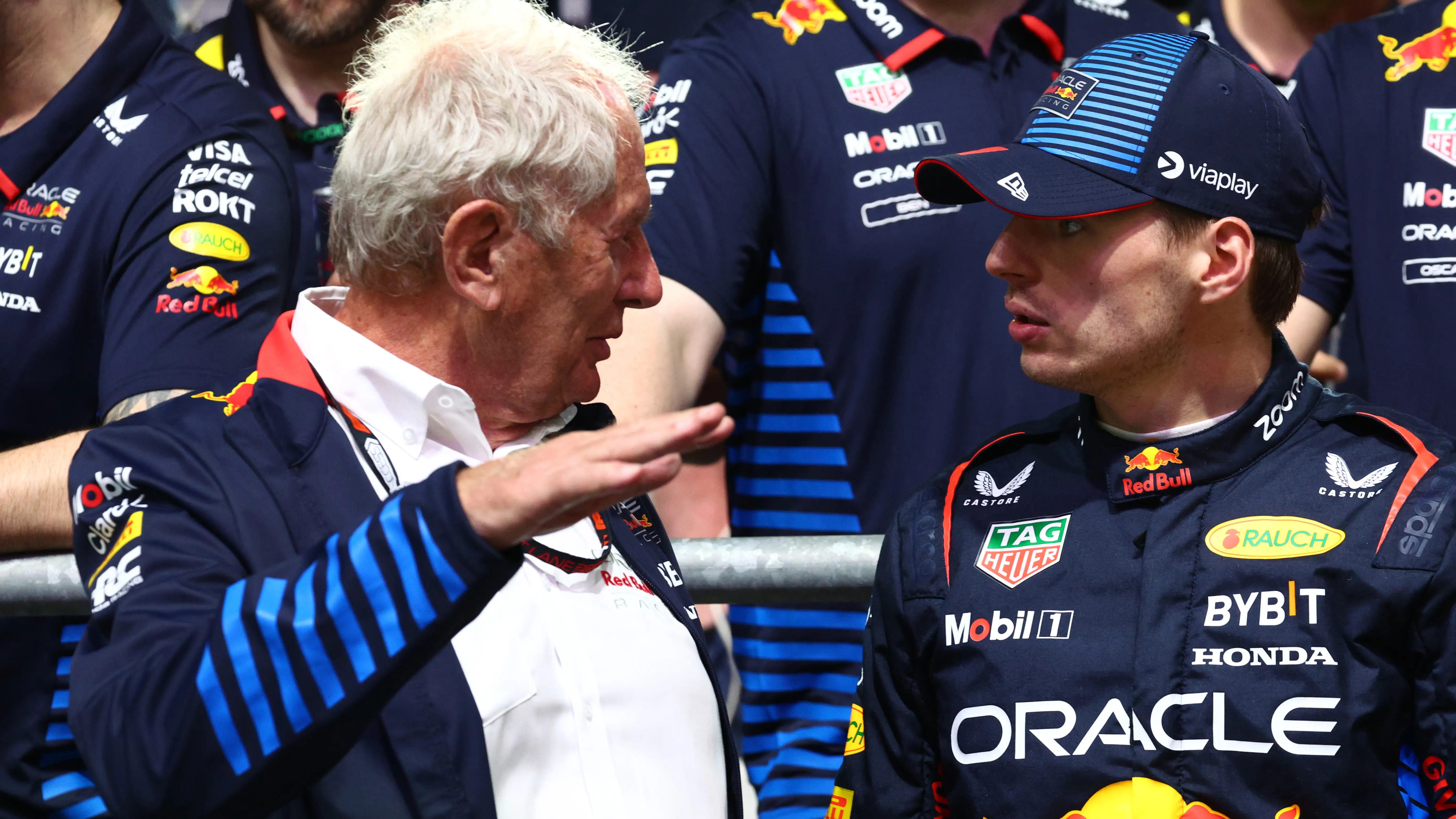 Helmut Marko y Max Verstappen en el GP de Arabia 2024 Helmut Marko y Max Verstappen en el GP de Arabia 2024