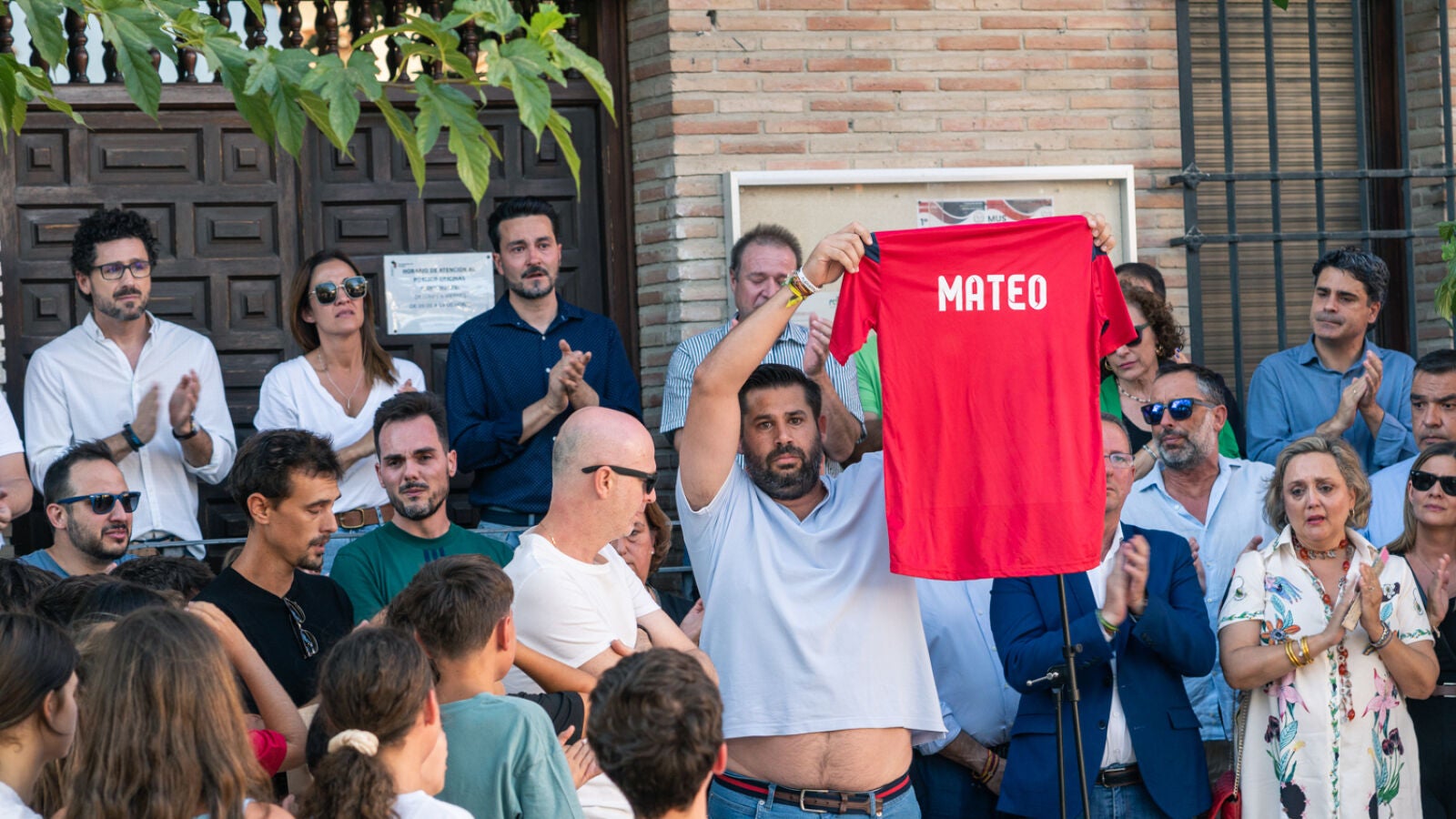 La familia de Mateo pide respeto para la del presunto asesino: 