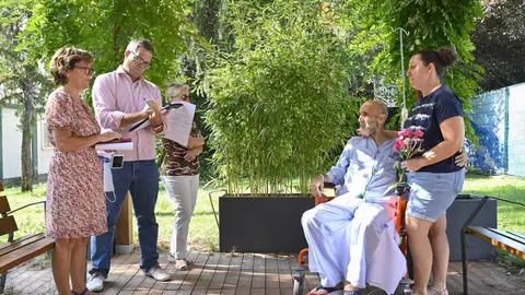 El Hospital Gregorio Marañón organiza una boda "exprés" para un paciente de su Unidad de Cuidados Paliativos El Hospital Gregorio Marañón organiza una boda "exprés" para un paciente de su Unidad de Cuidados Paliativos