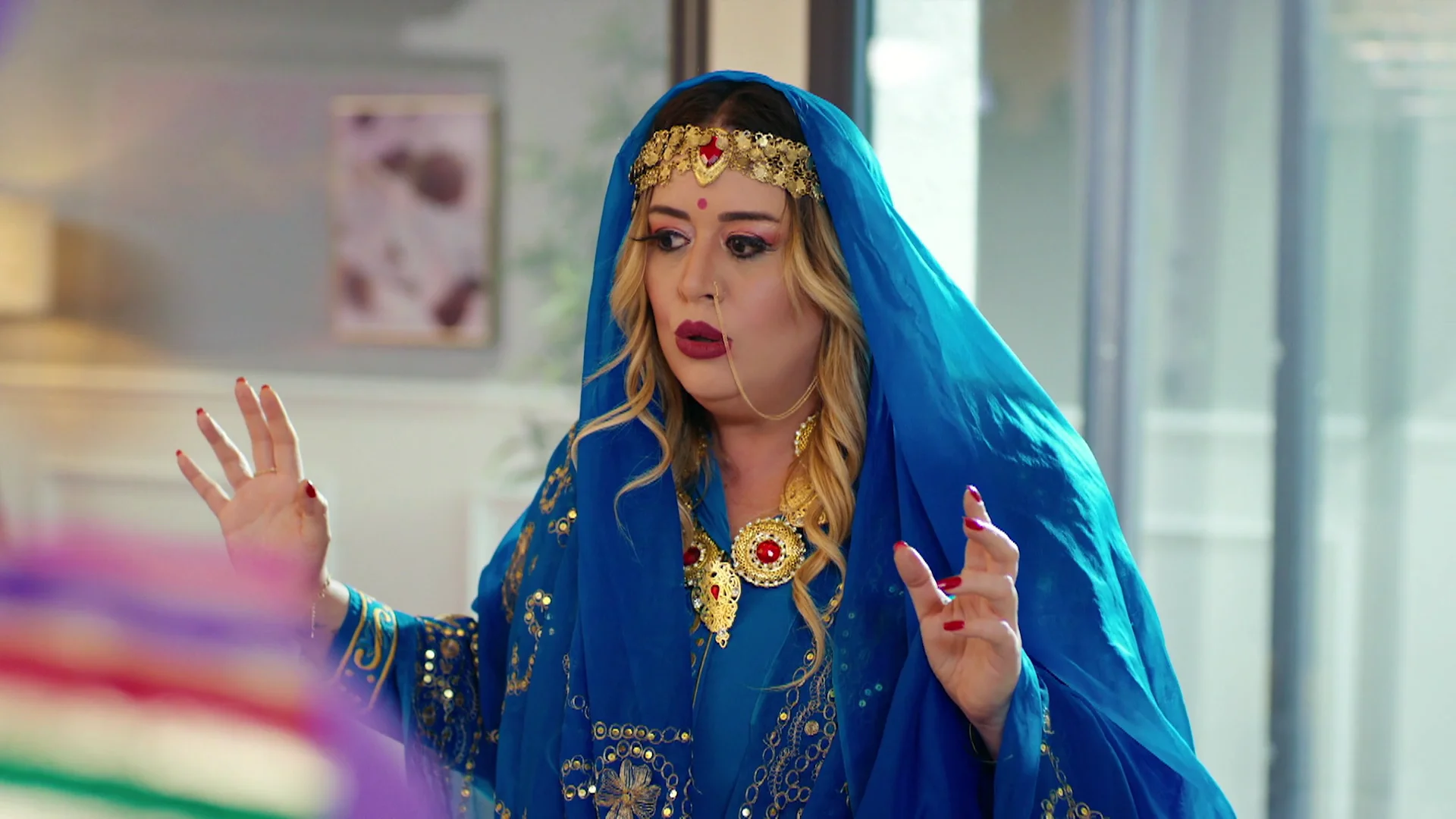 ¡Un momento bochornoso!: el show de Asuman pone en peligro la relación de Zeynep y Ata ¡Un momento bochornoso!: el show de Asuman pone en peligro la relación de Zeynep y Ata