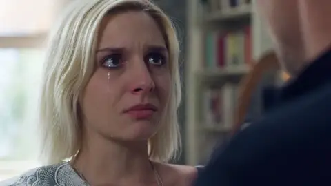 Guido echa a Agata de casa tras conseguir que reabran el caso: “Te aprovechaste de nuestro dolor” Guido echa a Agata de casa tras conseguir que reabran el caso: “Te aprovechaste de nuestro dolor”