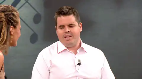 Miguel nació ciego, pero es campeón de esquí, de atletismo y tenor: "Me considero tremendamente afortunado" Miguel nació ciego, pero es campeón de esquí, de atletismo y tenor: "Me considero tremendamente afortunado"