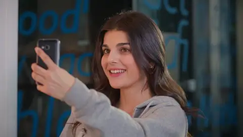 ¡Conoce a Cansu! La nueva joven rebelde que está revolucionando Hermanos ¡Conoce a Cansu! La nueva joven rebelde que está revolucionando Hermanos