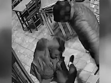 Los dos hombres buscados por dar una paliza a una mujer en Zaragoza Los dos hombres buscados por dar una paliza a una mujer en Zaragoza