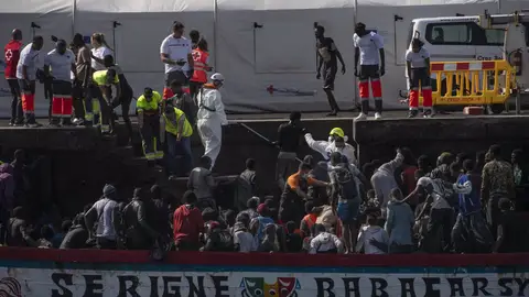 Sánchez y Clavijo se citan este viernes en La Palma para abordar la crisis migratoria de Canarias Sánchez y Clavijo se citan este viernes en La Palma para abordar la crisis migratoria de Canarias