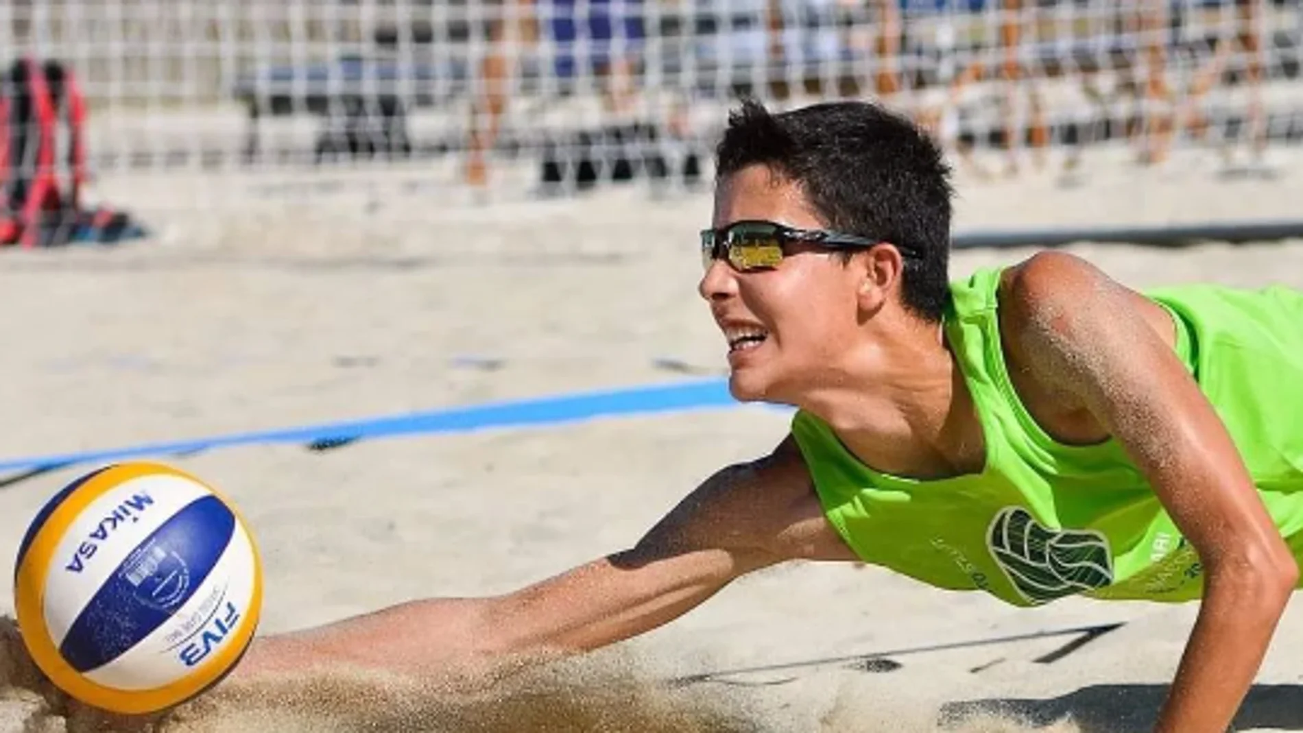 Guillem Comamala en una imagen jugando al voleyball Guillem Comamala en una imagen jugando al voleyball