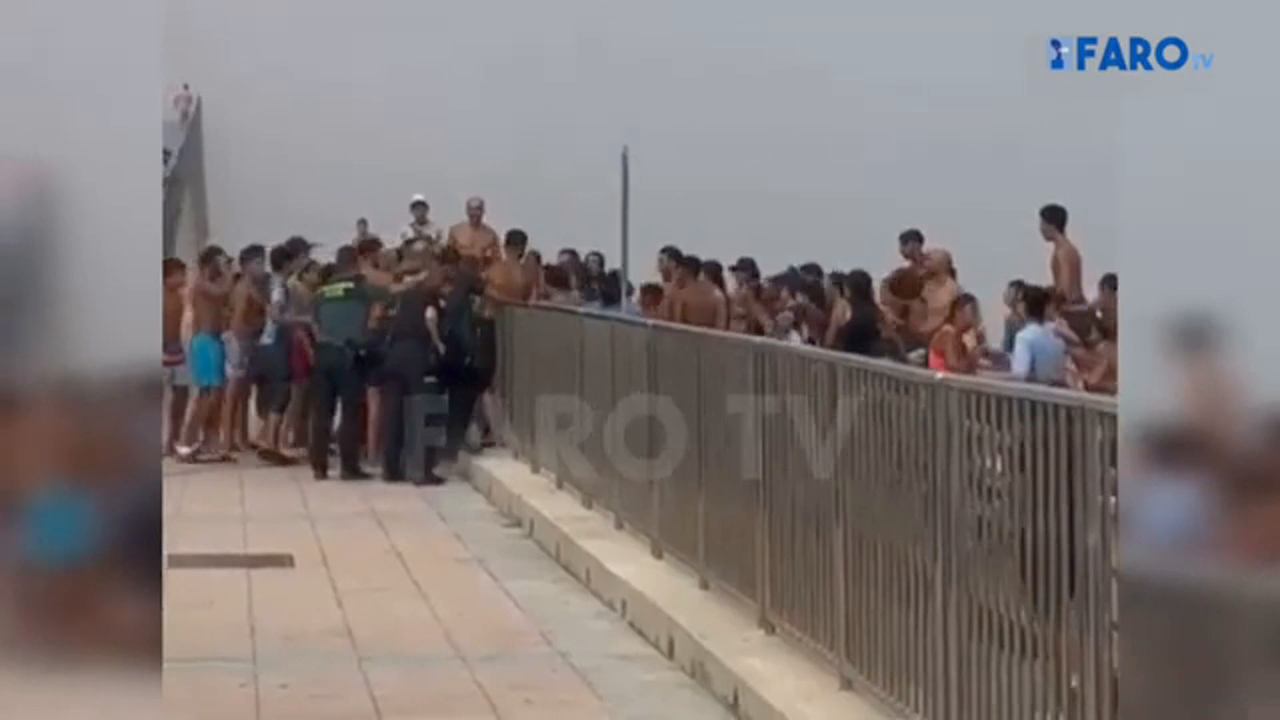 Decenas De Migrantes Llegan A Ceuta Desde Marruecos Ante El Colapso De Decenas De Migrantes Llegan A Ceuta Desde Marruecos Ante El Colapso De