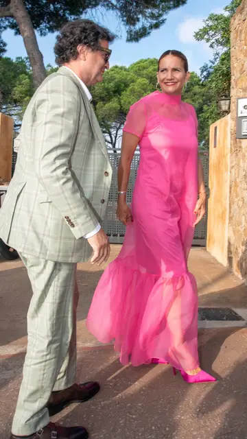 Pepe Rodríguez y Samantha Vallejo-Nágera en la boda de Jordi Cruz Pepe Rodríguez y Samantha Vallejo-Nágera en la boda de Jordi Cruz