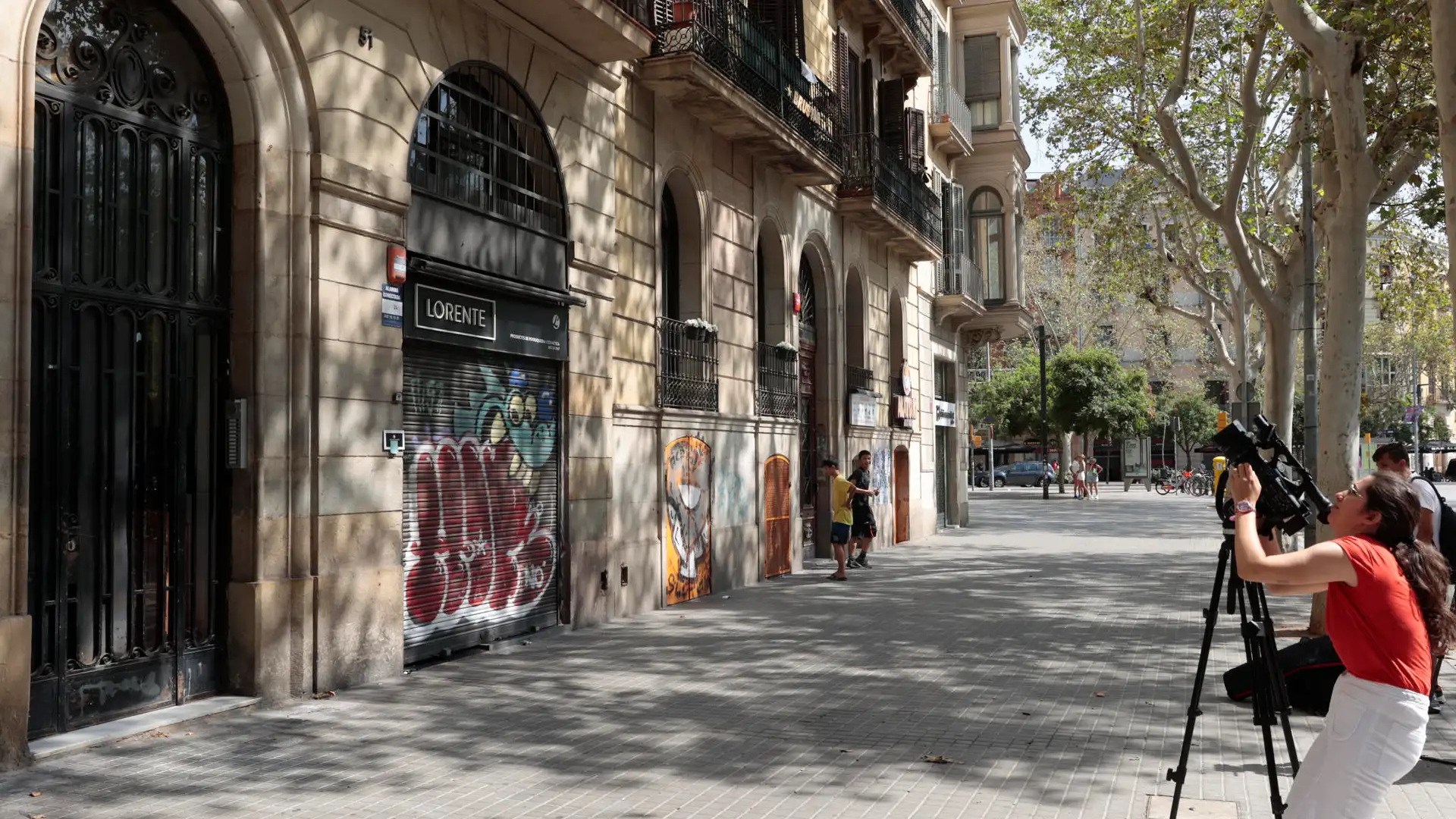 Fachada del número 51 de la Ronda Sant Pere de Barcelona Fachada del número 51 de la Ronda Sant Pere de Barcelona